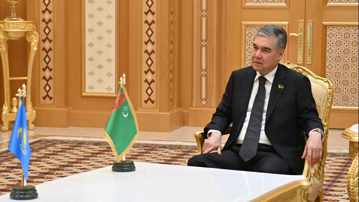 Туркменистан готов поставлять газ и электроэнергию в Казахстан - Гурбангулы Бердымухамедов