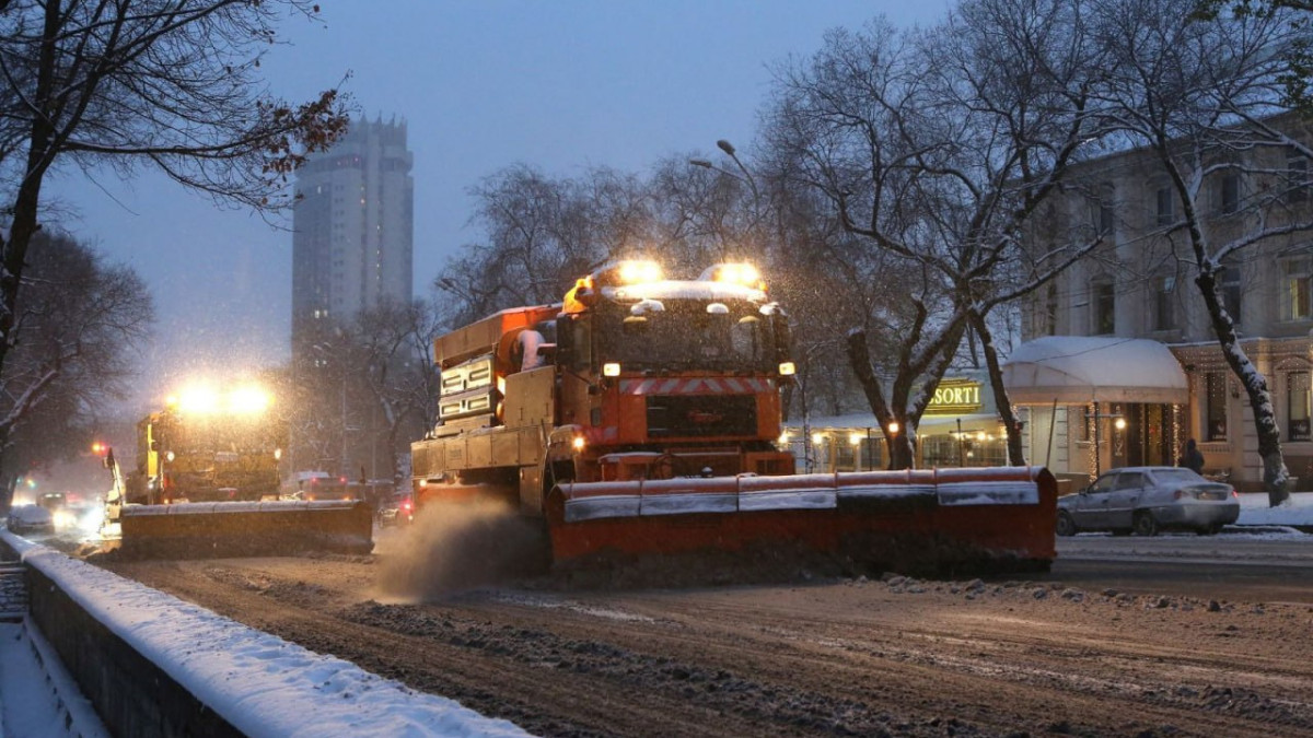 В Алматы к вечеру ожидают снег: коммунальные службы переведены в усиленный режим