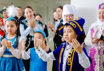 Көрісу күні: елорда мектептерінде мерекелік іс-шаралар өтіп жатыр