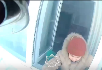 Героическое спасение девочки из пожара в Актобе попало на видео