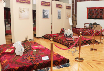 В Алматы состоялось открытие этнографической выставки «Тәрбие басы - тал бесік»