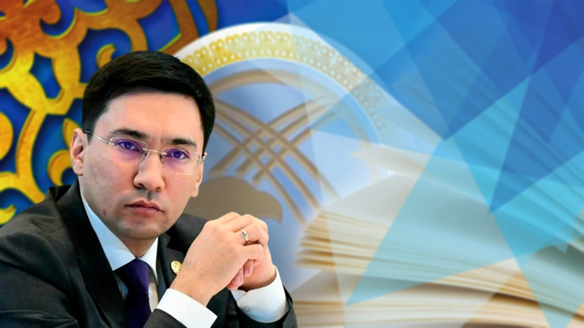  Коллаж El.kz 