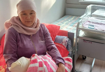 38 жастағы әйел он екінші баласын босанды