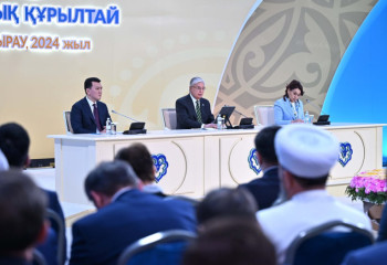 Халқымыздың дүниетанымында қара киініп жүру деген атымен болмаған – Тоқаев