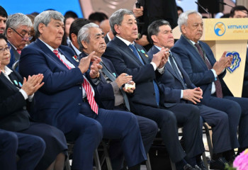 Токаев: почитая духовные корни, мы должны укреплять светский статус страны