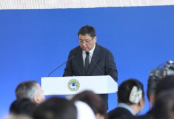 Алматы әкімі Ерболат Досаев тұрғынының сұрағына ашуланды