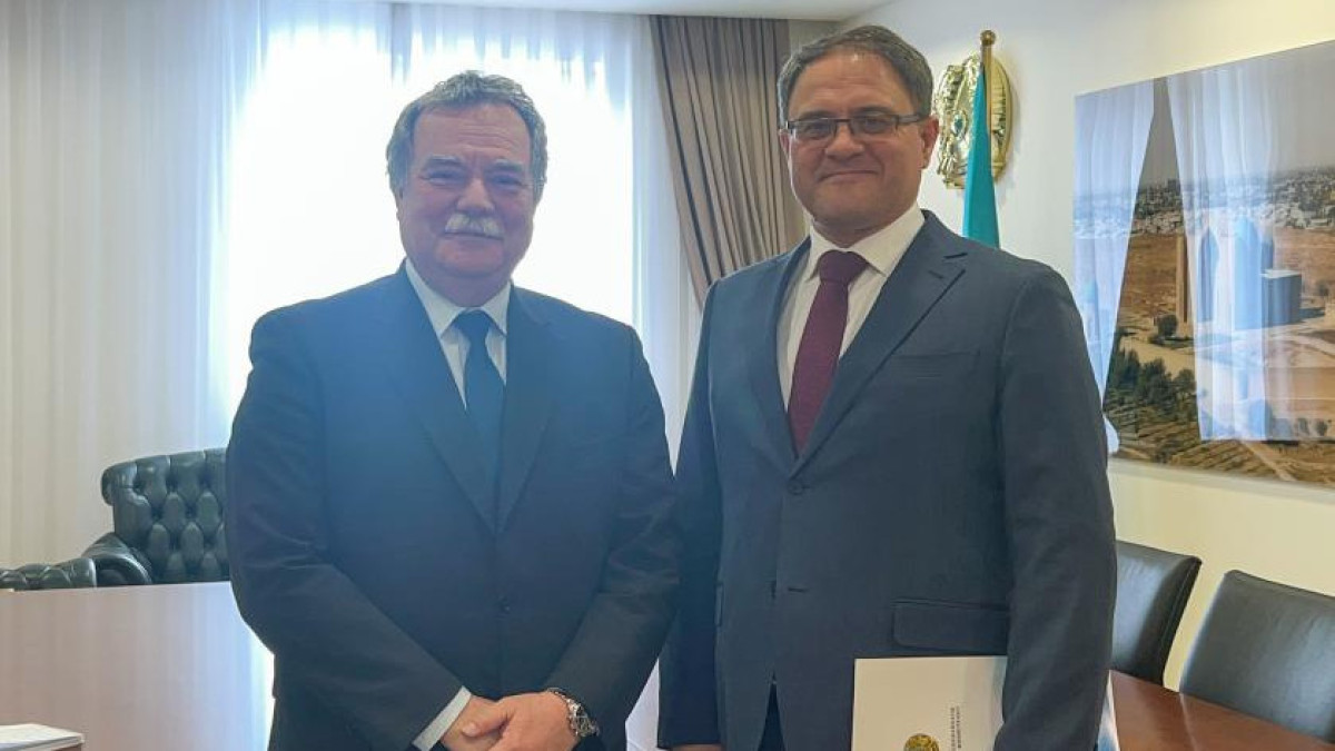 В МИД обсудили дальнейшие шаги по расширению казахско-венгерского стратегического партнёрства