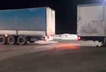 Авто из снежного заноса вызволили полицейские области Абай