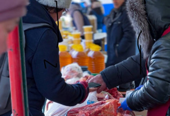 В Семее прошла ярмарка социально-значимых продовольственных товаров
