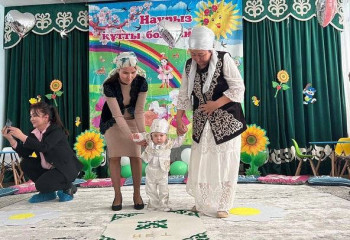 Шымкенттегі бөбектер үйінде бүлдіршіндердің тұсауы кесілді