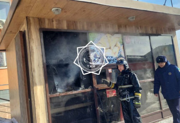 Астанада фастфуд дүңгіршегі өртенді