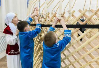 Мастер-класс по шитью юрт провели для юных астанчан