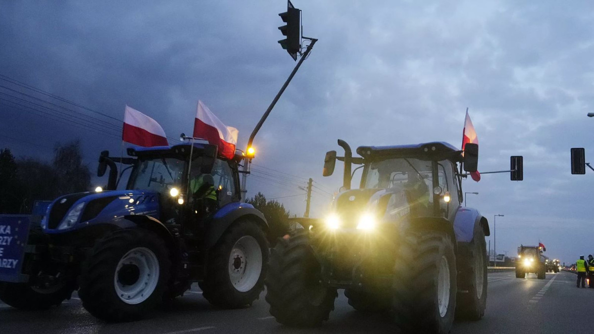 Польские фермеры снова блокируют границу со Словакией