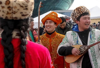 Қазақстанда әрбір төртінші адам күнделікті өмірде ұлттық киім киеді