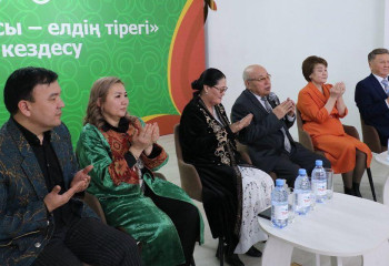 Отметившие «золотую» и «серебряную» свадьбу супруги дали наставления молодыми семьям в Жамбылской области