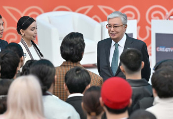 Tokayev meets with representatives of Kazakhstan's creative industry