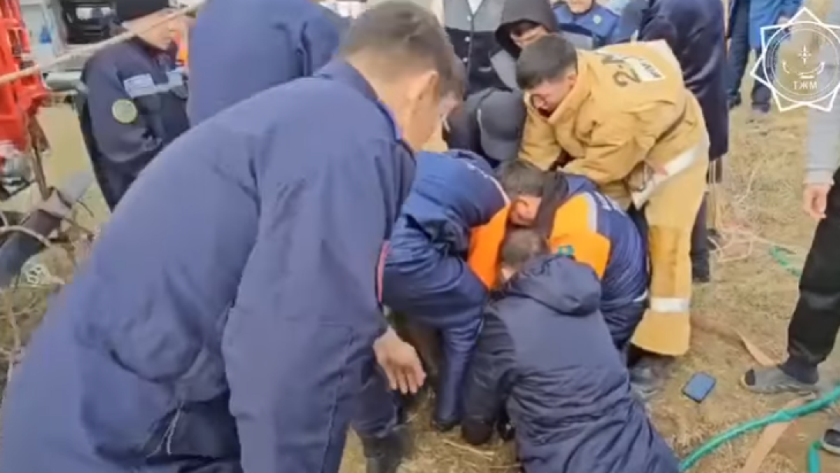 Девушка упала в трубу колодца в Туркестанской области