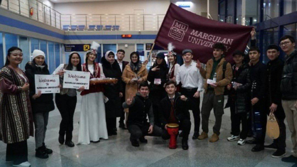 Иностранные студенты проявляют интерес к университету Павлодара