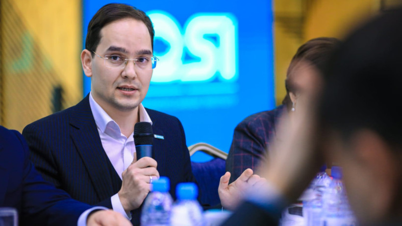  жеке мұрағаттан 