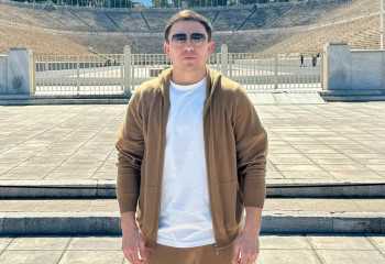 Геннадий Головкин прилетел в Афины поддержать сборную Казахстана по футболу