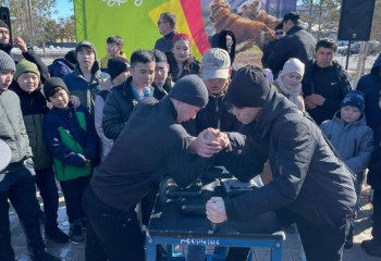 Массовые гуляния проходят в жилых массивах столицы