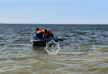 Тела погибших рыбаков достали из водоема в Павлодарской области