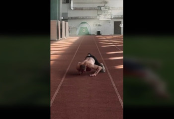 Казахстанец удивил соцсети необычным упражнением