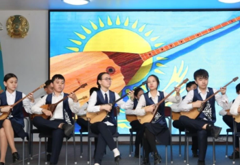 Нью-Йорктағы радио толқынынан қазақ күйлері күмбірледі