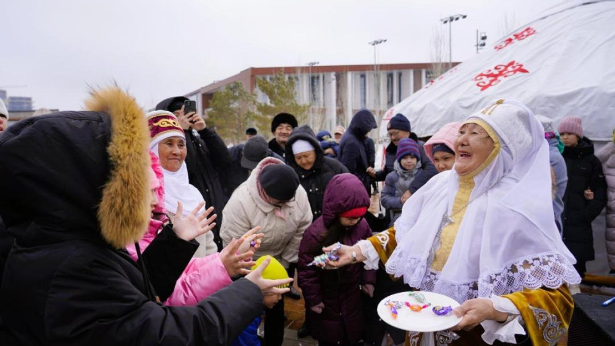 Астанада ерекше балаларды наурыз мейрамымен құттықтады