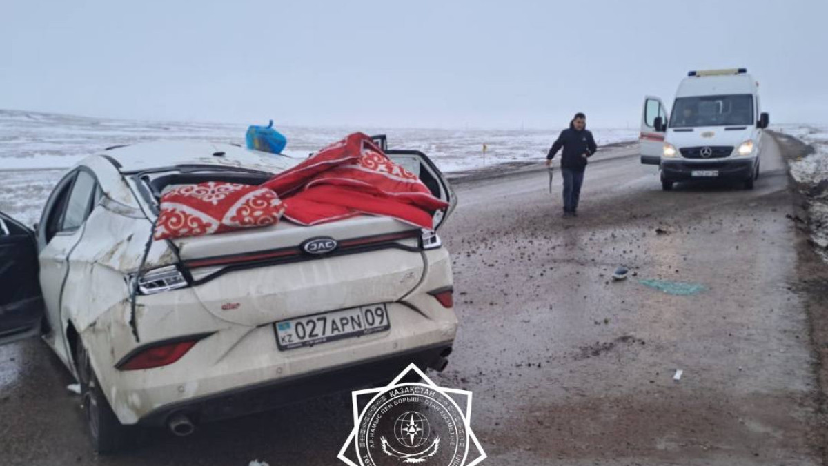 6 человек пострадало при аварии на трассе в Карагандинской области