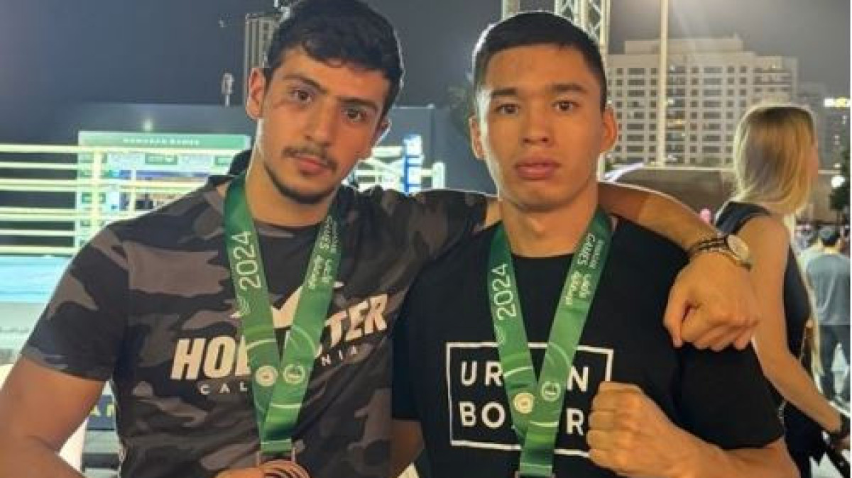 Казахстан выиграл две медали на турнире по боксу в Дубае