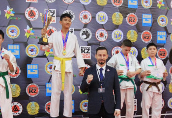 Спортсмены из Актау завоевали 11 медалей на чемпионате страны по ашихара-каратэ, установив рекорд