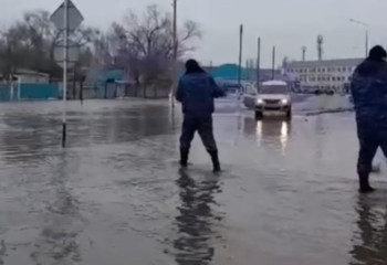 Ақтөбеде су тасқынына қарсы жұмыстарға полиция жұмылдырылды