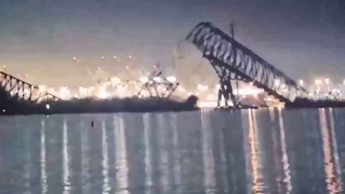 Корабль снёс мост в США, сообщается о массовых жертвах - СМИ