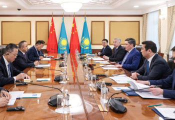 Kazakh Prime Minister  meets with Chairman of the People’s Government of XUAR Erkin Tuniyaz