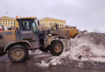 Астанадан бір түнде 6,1 мың текше метрден астам қар шығарылды