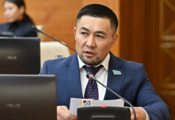 Алматыдағы Орталық ғылыми кітапхананың халі мүшкіл - Ардақ Назаров