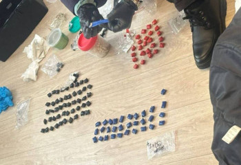 Учительница после 10 лет работы в школе стала наркозакладчицей и попалась с крупной партией “синтетики”