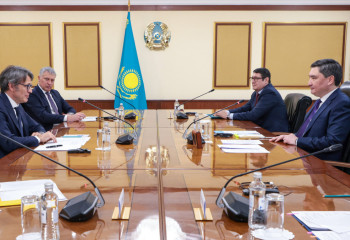 Olzhas Bektenov meets with ENI Upstream Director Luca Vignati