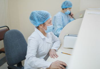 В Казахстане упрощают доступ к узким специалистам и на диагностические услуги