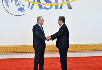 Қазақстан президенті Қытайға барды