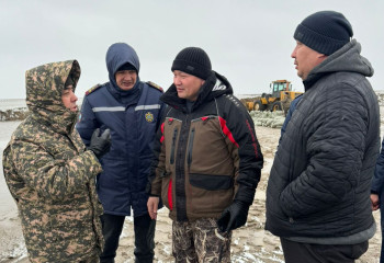 Аким ЗКО лично руководит противопаводковыми мероприятиями в регионе