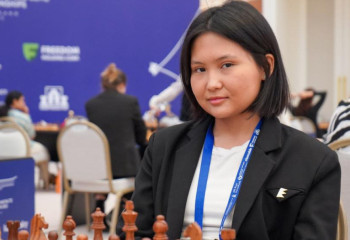 Bibisara Assaubayeva wins the prestigious Swiss Queens Wednesday chess tournament