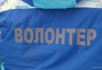 Пострадавшим от паводков помогают волонтеры