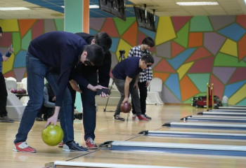 Астанада боулингті көзді жауып ойнаудан турнир өтті