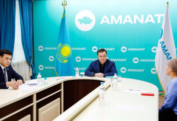Астана әкімі әлеуметтік мәселеге қатысты азаматтарды қабылдады