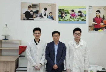 Столичные учащиеся разработали экстракт, уничтожающий раковые клетки