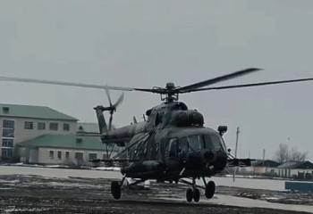 Ұшқыштар Ақтөбеде су басқан ғимарат төбесіндегі адамдарды құтқарды