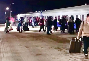 Из-за паводков порядка 250 человек вывезли пассажирскими поездами в Карагандинской области