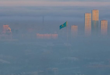 Штормовое предупреждение объявлено в Казахстане